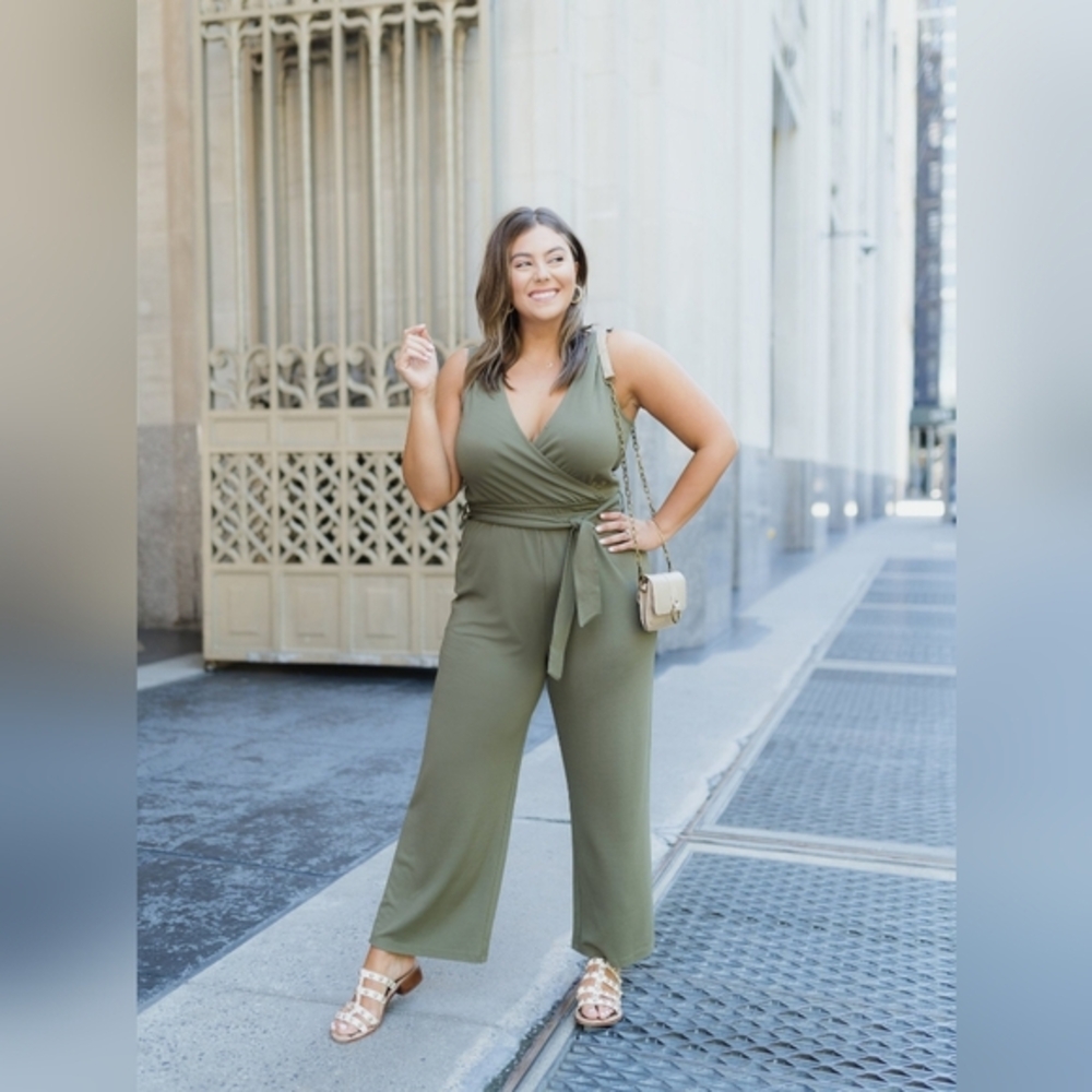 Caralyn Mirand NWT The Drop Women's Olive Green Sleeveless Wrap Jumpsuit - Picture 14 of 14